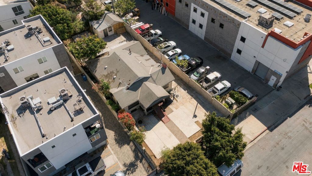 1114 N Heliotrope Drive