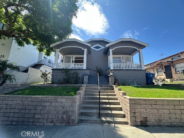 Welcome to 937 W 10th Street in San Pedro! Charming craftsman style 1 bedroom, 1 bath unit features beautiful hardwood floors throughout, window air conditioner in the bedroom, a small front porch, updated kitchen, updated tile shower in the bathroom, dedicated laundry area with a utility sink and built-in cabinetry in the living room. Centrally located in the heart of San Pedro. Schedule a showing today!