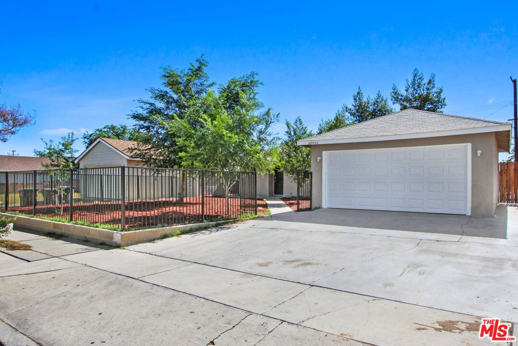 listing image 130728898937209371554