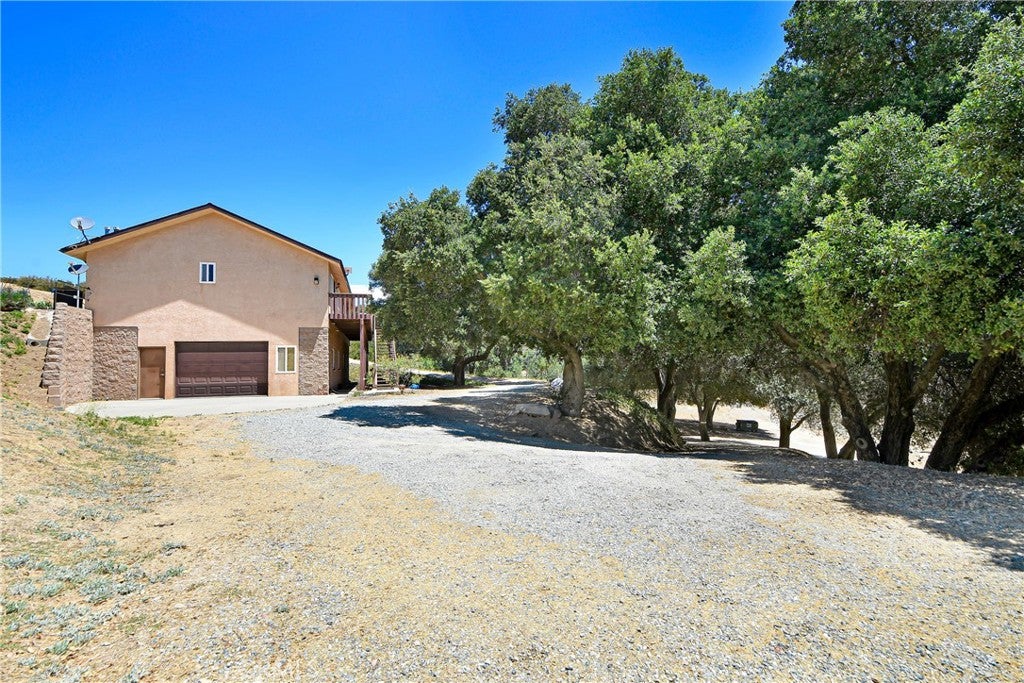 16789 Valley Hi