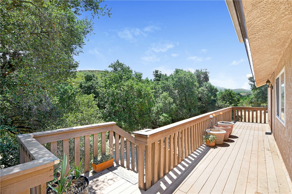 16789 Valley Hi