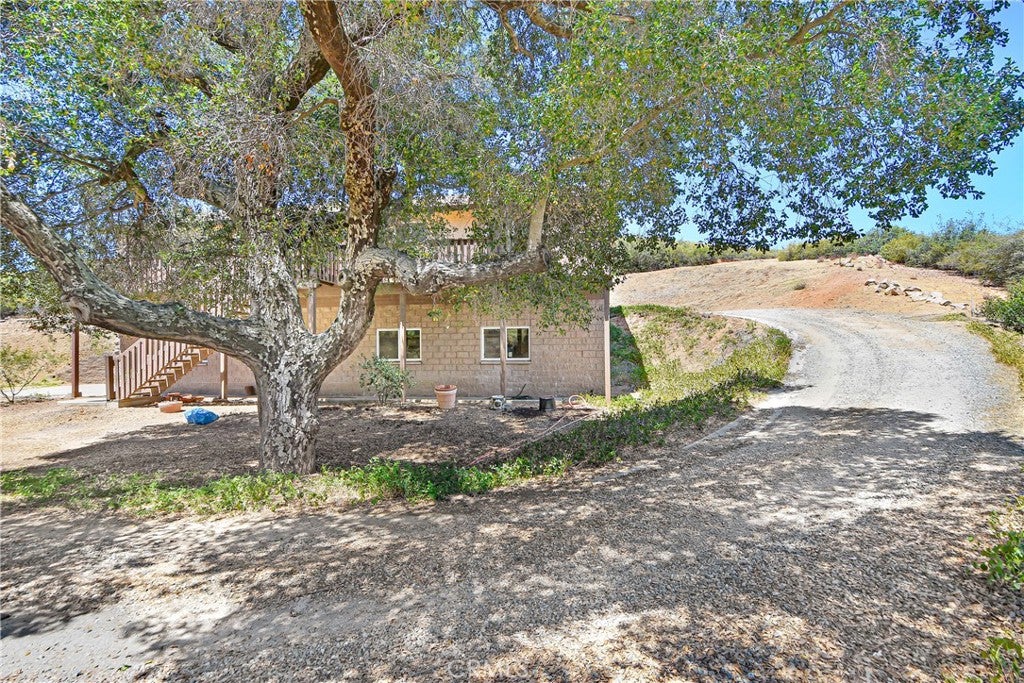 16789 Valley Hi