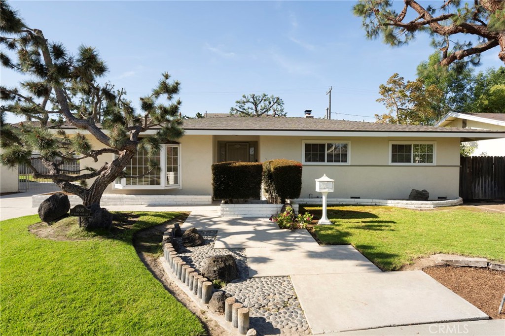 1608 W Buena Vista Avenue