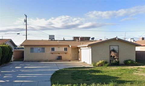 Photo of 828 W Avenue J14, Lancaster, CA 93534 (MLS # FR26065624)
