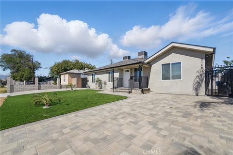 Photo of 8142 Vantage Ave Ave, North Hollywood, CA 91605 (MLS # DW25147270) Photo of 8142 Vantage Ave Ave, North Hollywood, CA 91605 (MLS # DW25147270)