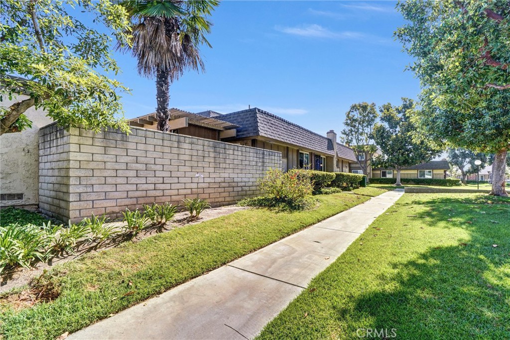 950 S Pearwood Lane