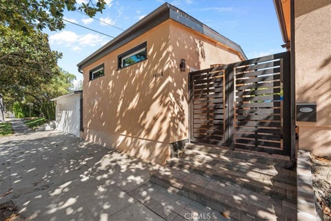 Photo of 1401 Graynold Ave. AVE #A, Glendale, CA 91202 (MLS # BB26211788)