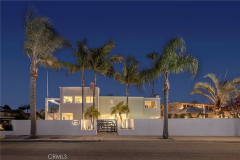Photo of 3242 Falkland Cir, Huntington Beach, CA 92649 (MLS # OC26085459)
