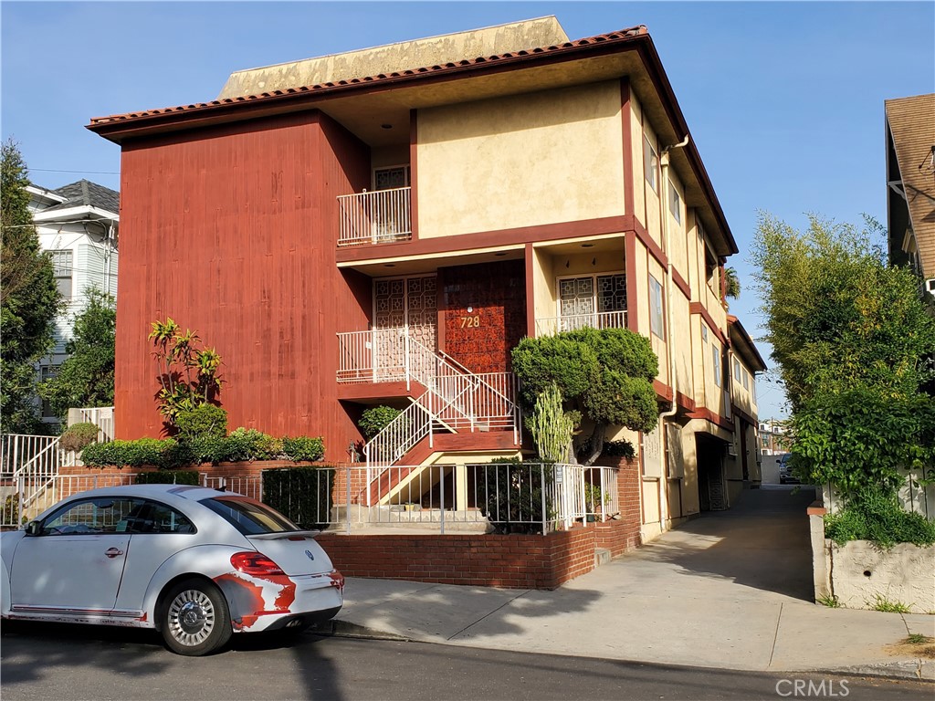 Properties 1 728 E Kensington Road