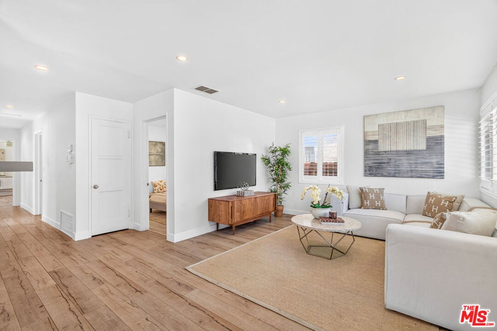 1662 W 214th Street