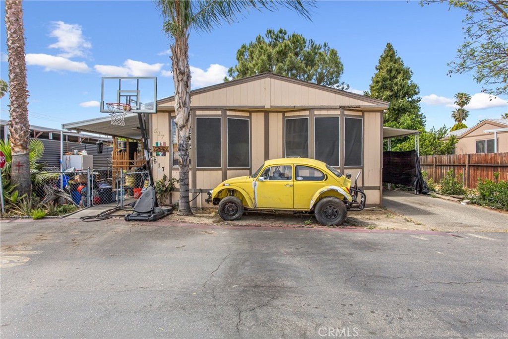 1097 N State 517
