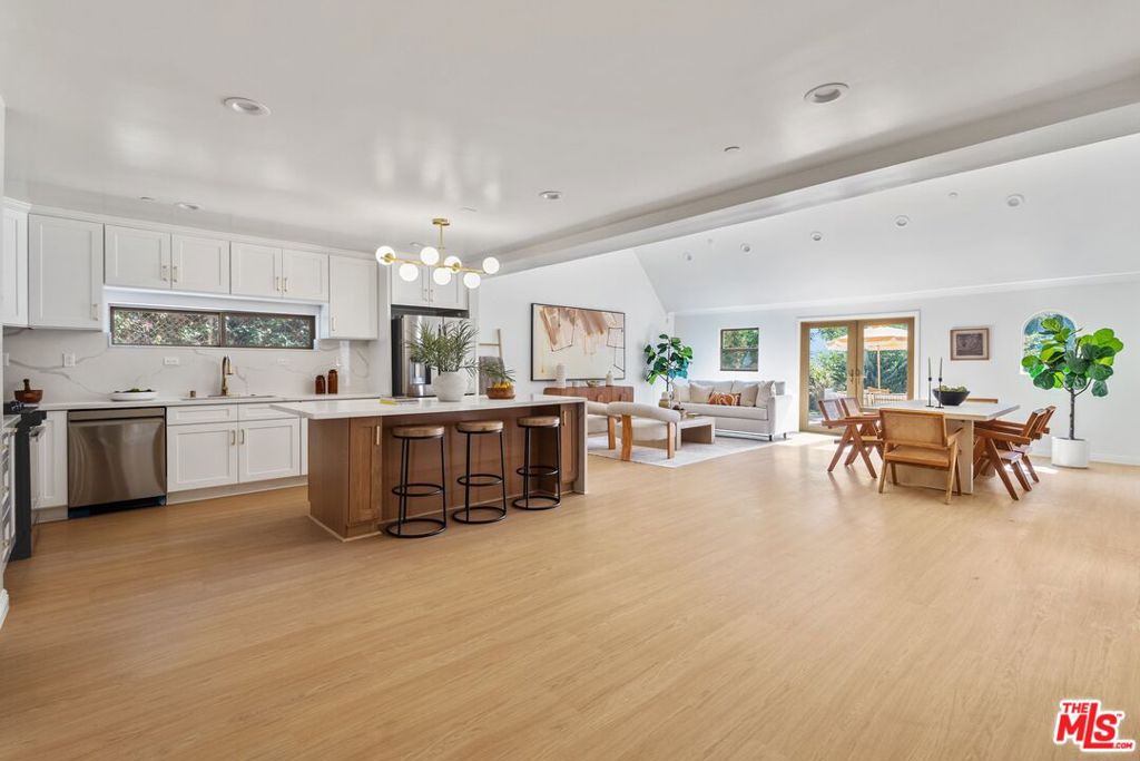 3945 Franklin Street