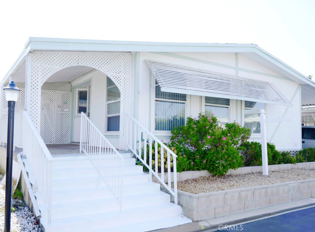 Welcome to 601 Kirby St #118, a charming and well-maintained home in the heart of a peaceful 55+ community in Hemet. This spacious 2-bedroom, 2-bathroom home offers an open living area, a bright kitchen with plenty of cabinet space, and a cozy dining nook perfect for everyday living. Enjoy relaxing on the covered front porch or spending time in the private outdoor space. The park features great amenities including a clubhouse, pool, and social activities for active seniors. Conveniently located near shopping, dining, and medical facilities—this home offers comfort, community, and convenience at an affordable price.