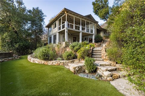 Photo of 2305 Sugarloaf Drive, Agoura Hills, CA 91301 (MLS # SR26097842)