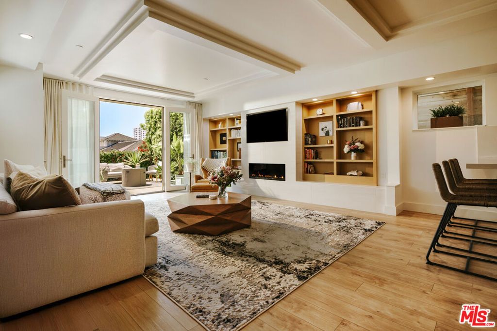 Photo of 2817 3rd Street #4, Santa Monica, CA 90405 (MLS # 25531561)