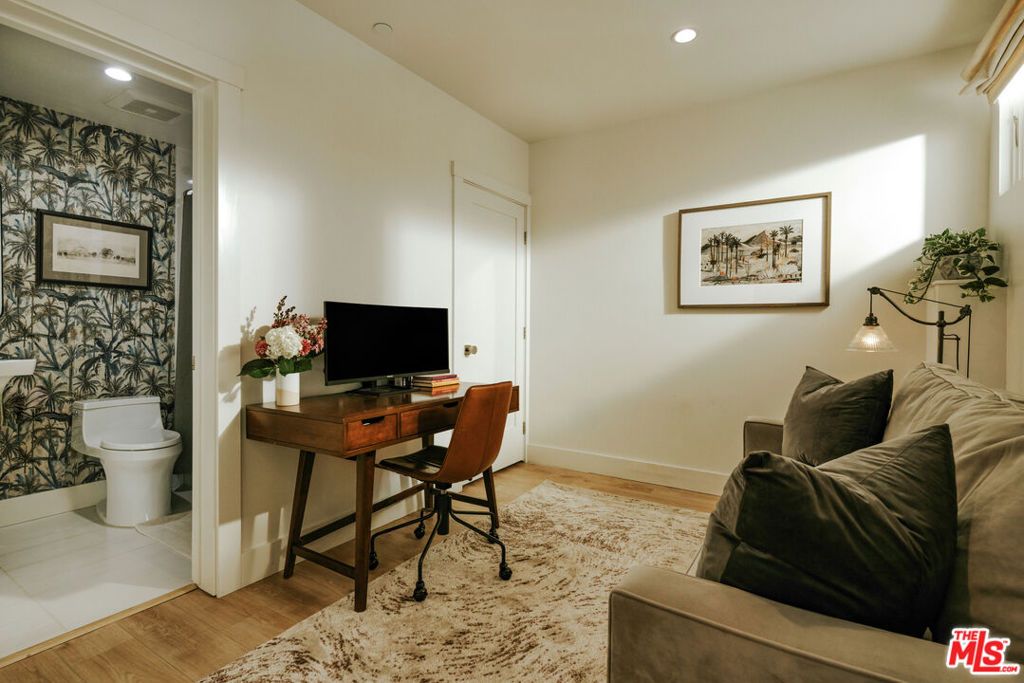 Photo of 2817 3rd Street #4, Santa Monica, CA 90405 (MLS # 25531561)