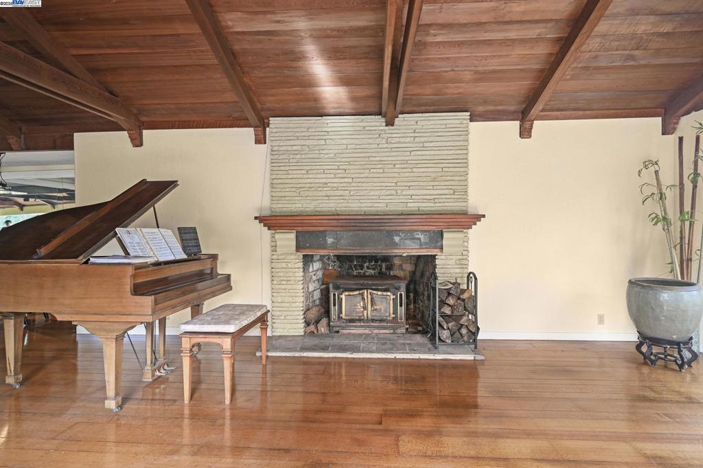 LAFAYETTE HILLS - Residential