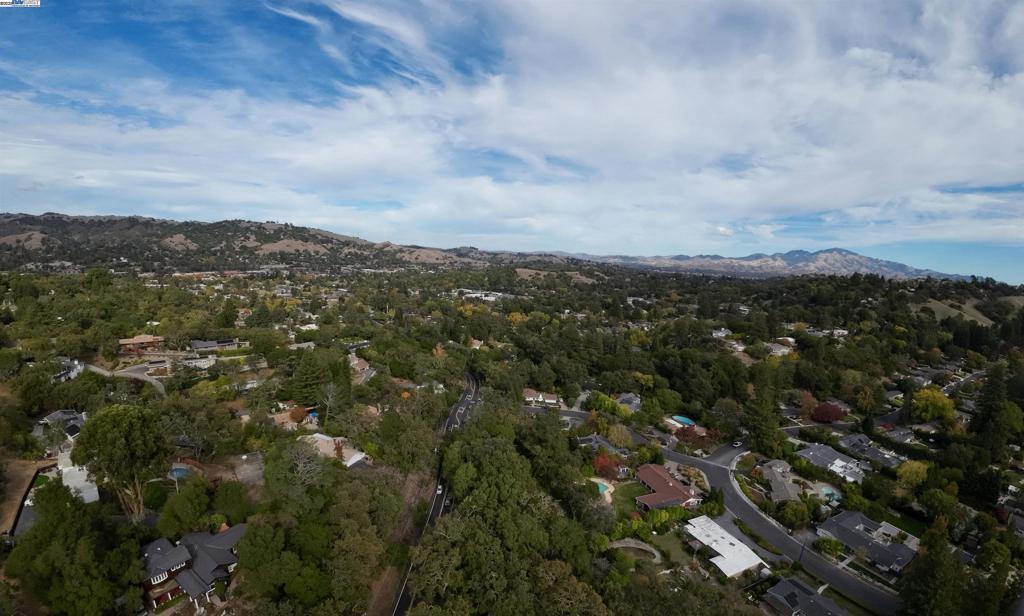 LAFAYETTE HILLS - Residential