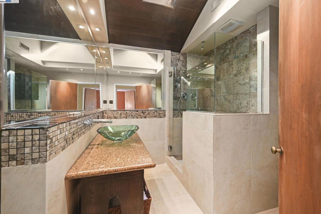 LAFAYETTE HILLS - Residential