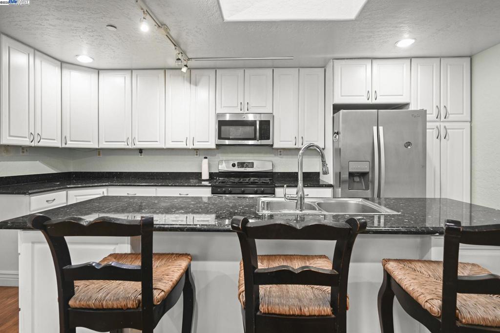 LAFAYETTE HILLS - Residential