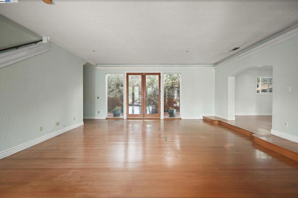 LAFAYETTE HILLS - Residential