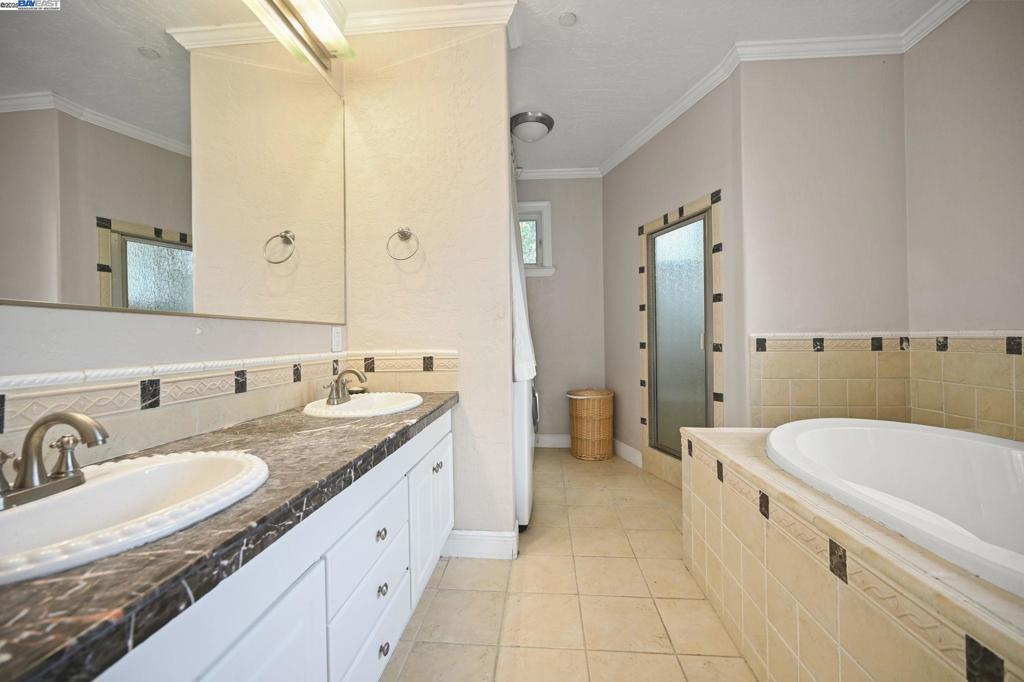 LAFAYETTE HILLS - Residential