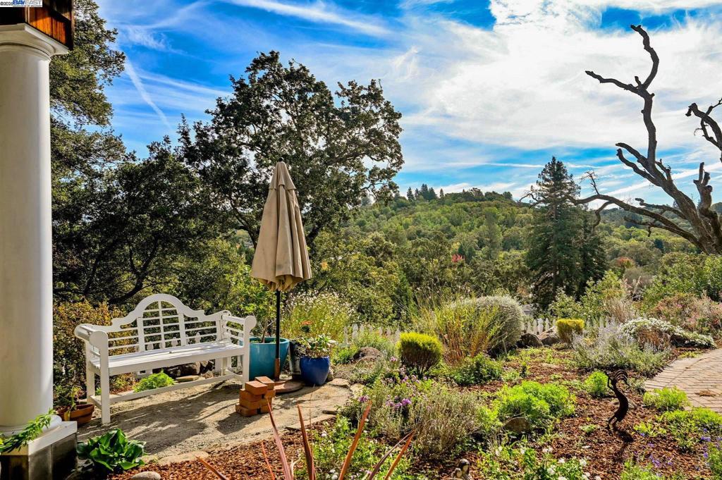 LAFAYETTE HILLS - Residential