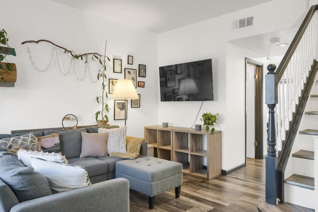 2808 Quest Court