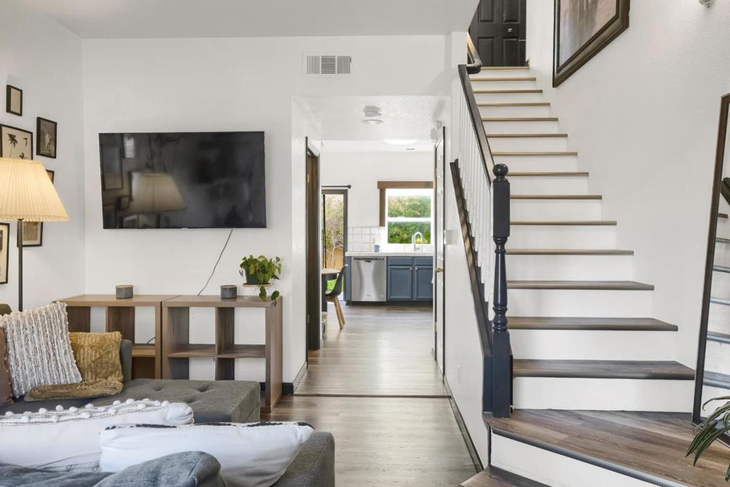 2808 Quest Court