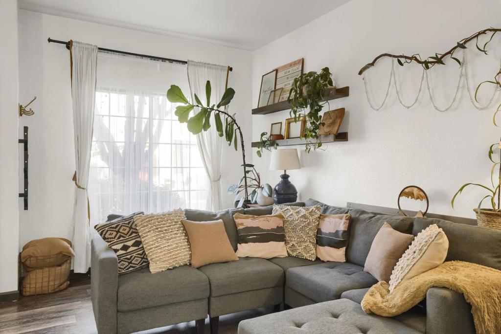 2808 Quest Court