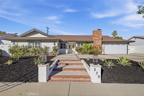 Photo of 239 Triangle Street, Thousand Oaks, CA 91360 (MLS # SR26217911)