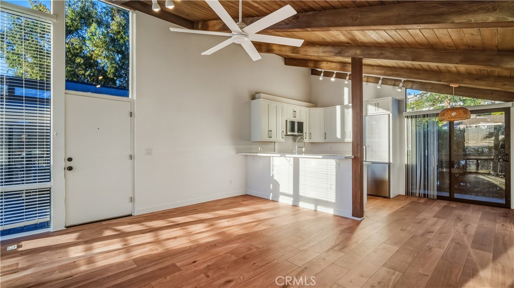 2101 Glenneyre Street C