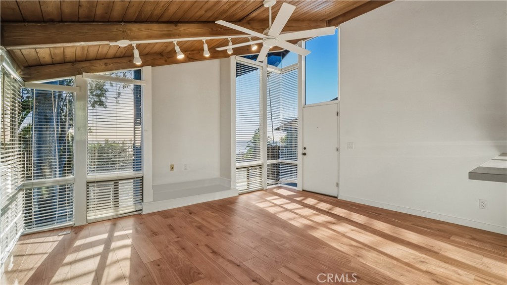 2101 Glenneyre Street C