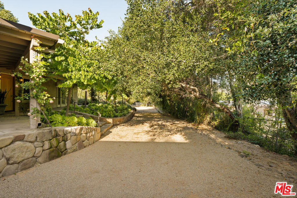 813 Country Club Drive