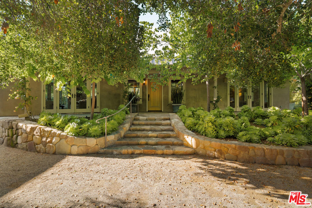 813 Country Club Drive