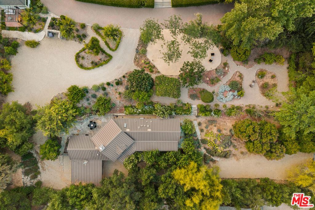813 Country Club Drive