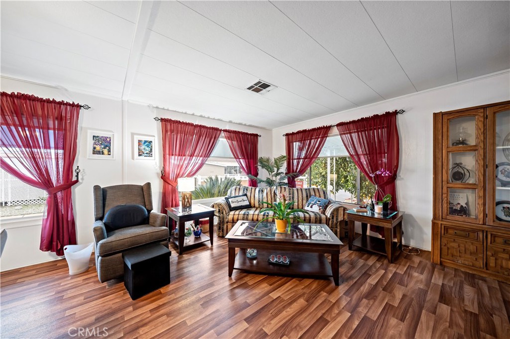 1245 W Cienega Avenue 211