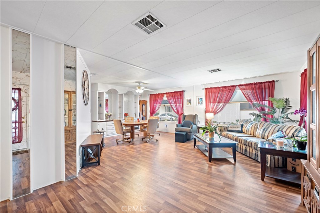 1245 W Cienega Avenue 211