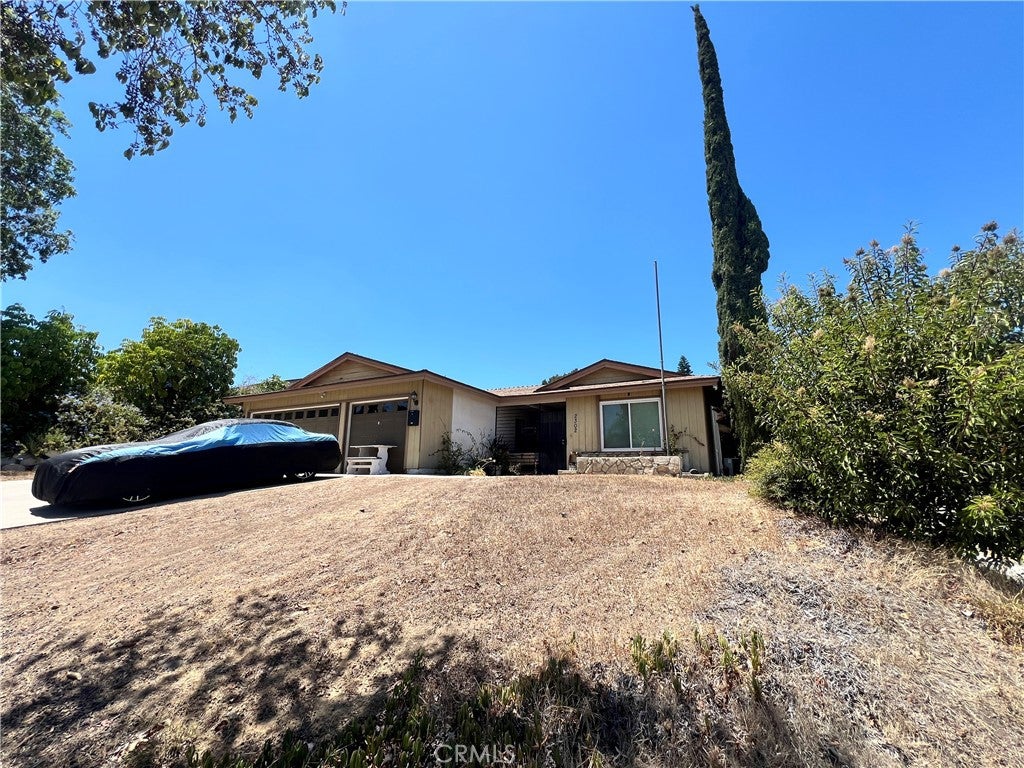 2302 Avenida Del Vista