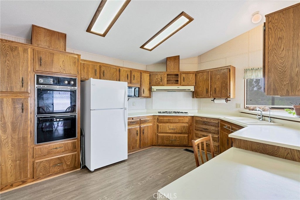 24800 Cornstalk Road