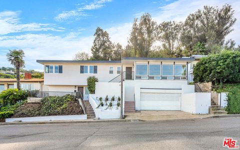 Photo of 5324 Weatherford Drive, Los Angeles, CA 90008 (MLS # 26639565)
