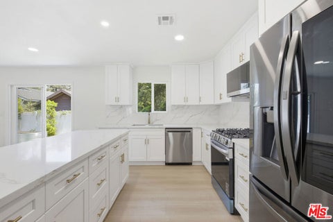 Photo of 1832 N Summit Avenue, Pasadena, CA 91103 (MLS # 26867445)