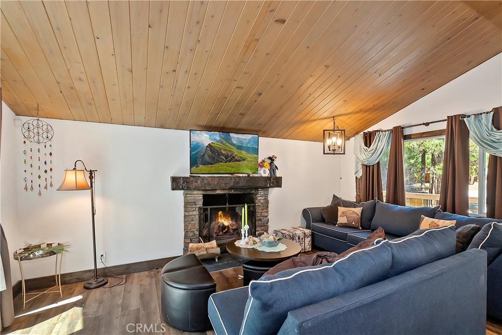 426 Crystal Court