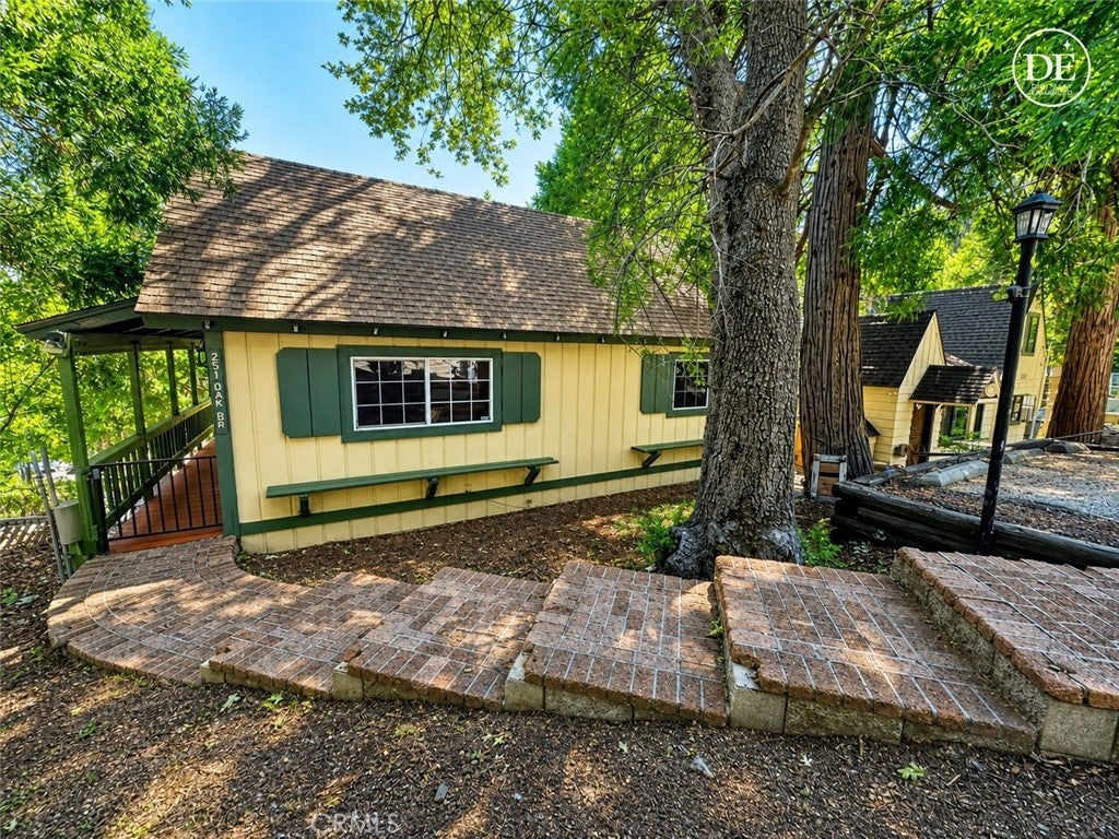 251 Oak