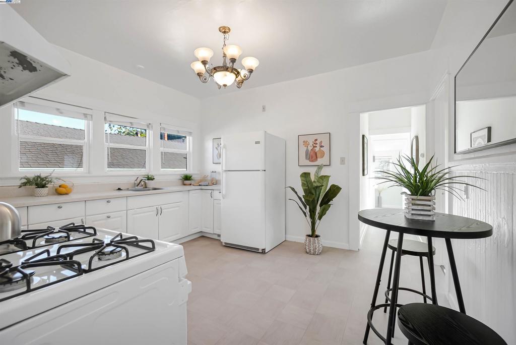 UPPER B STREET - Residential