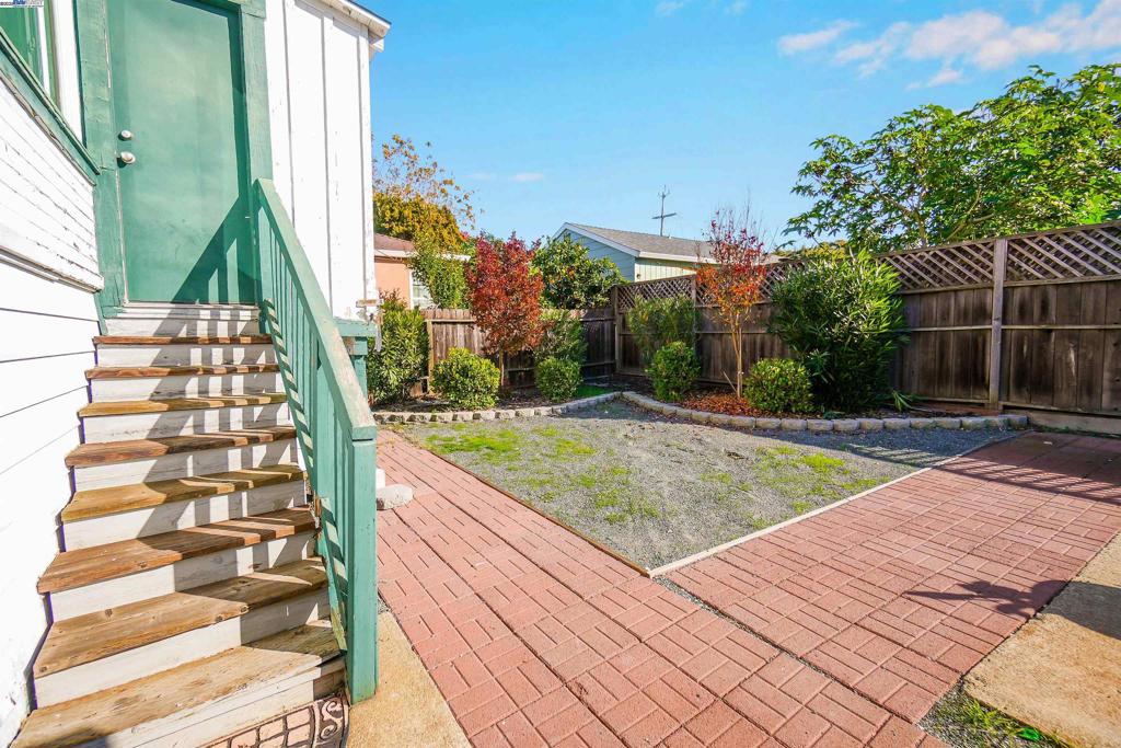 UPPER B STREET - Residential