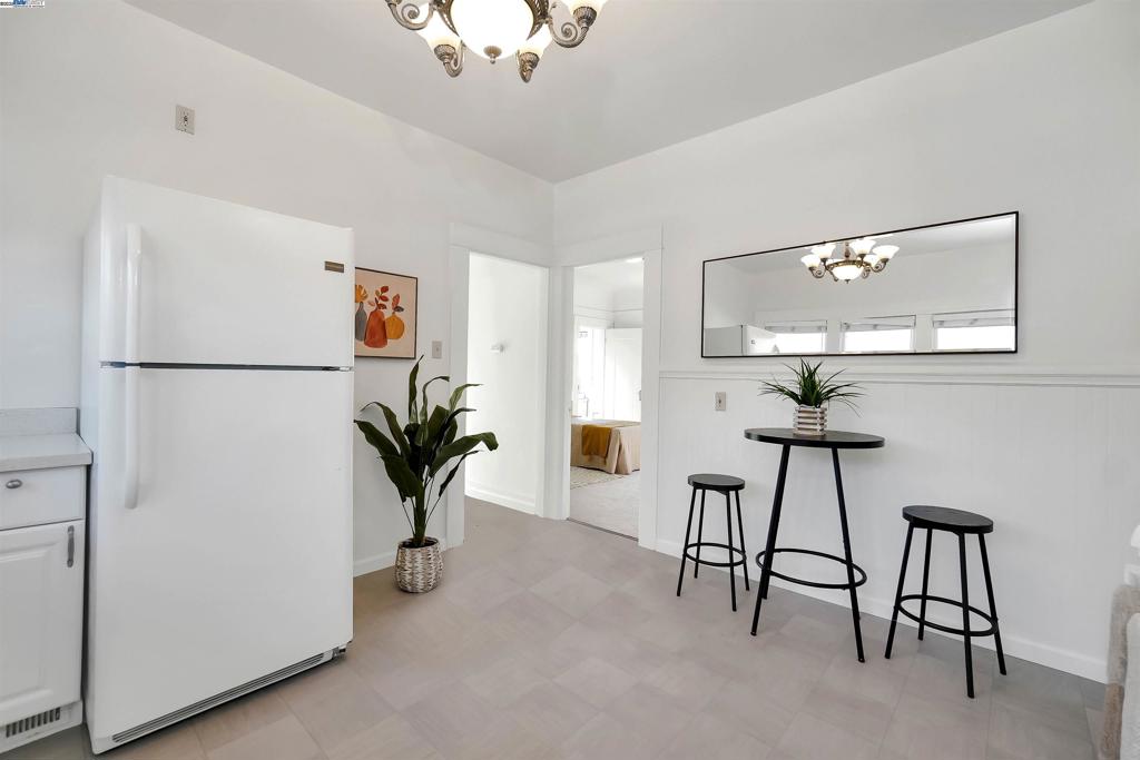 UPPER B STREET - Residential