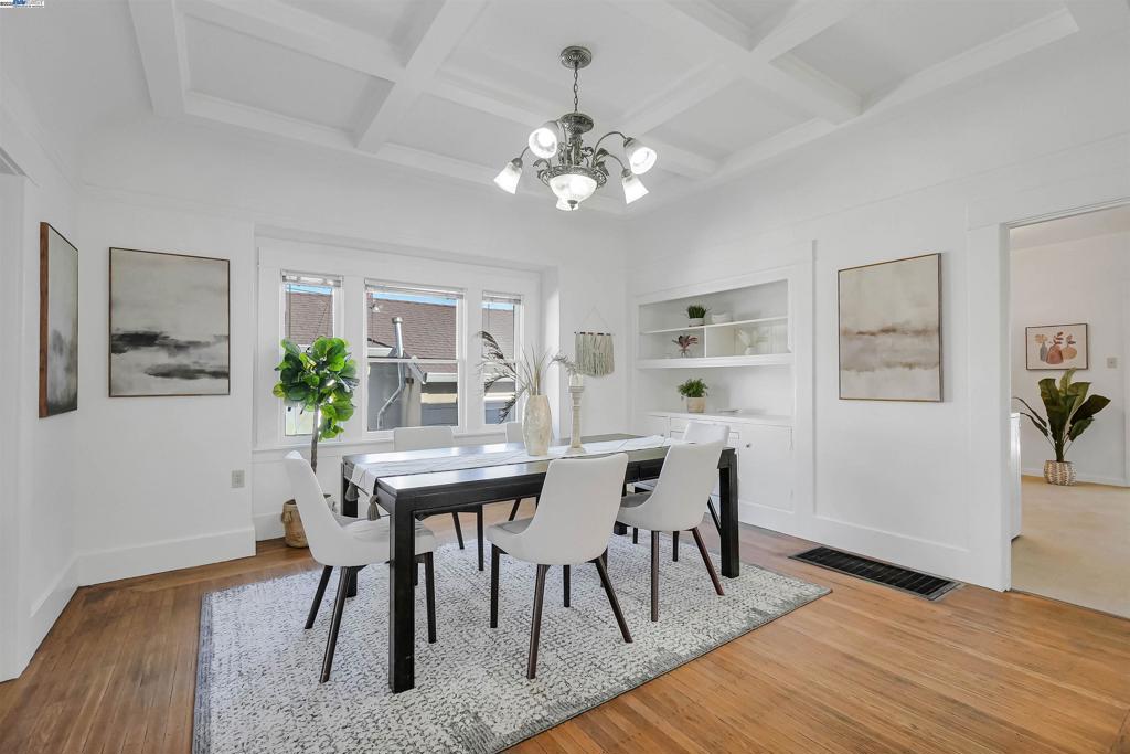 UPPER B STREET - Residential