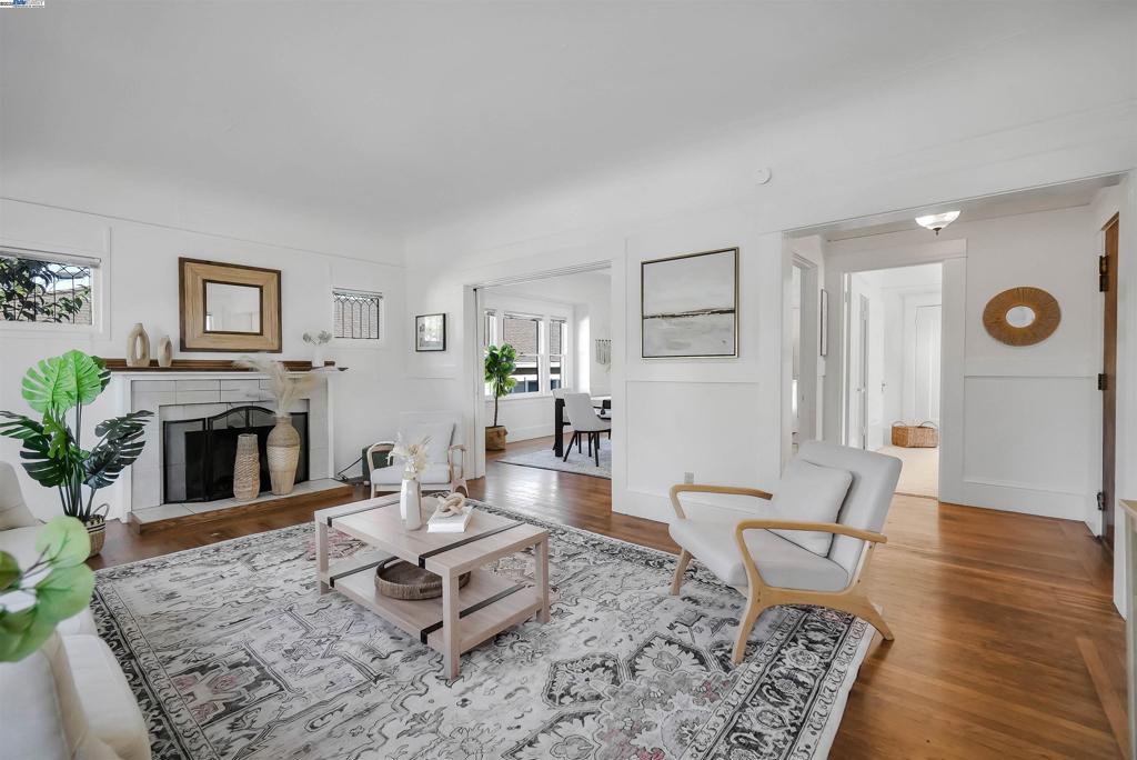 UPPER B STREET - Residential