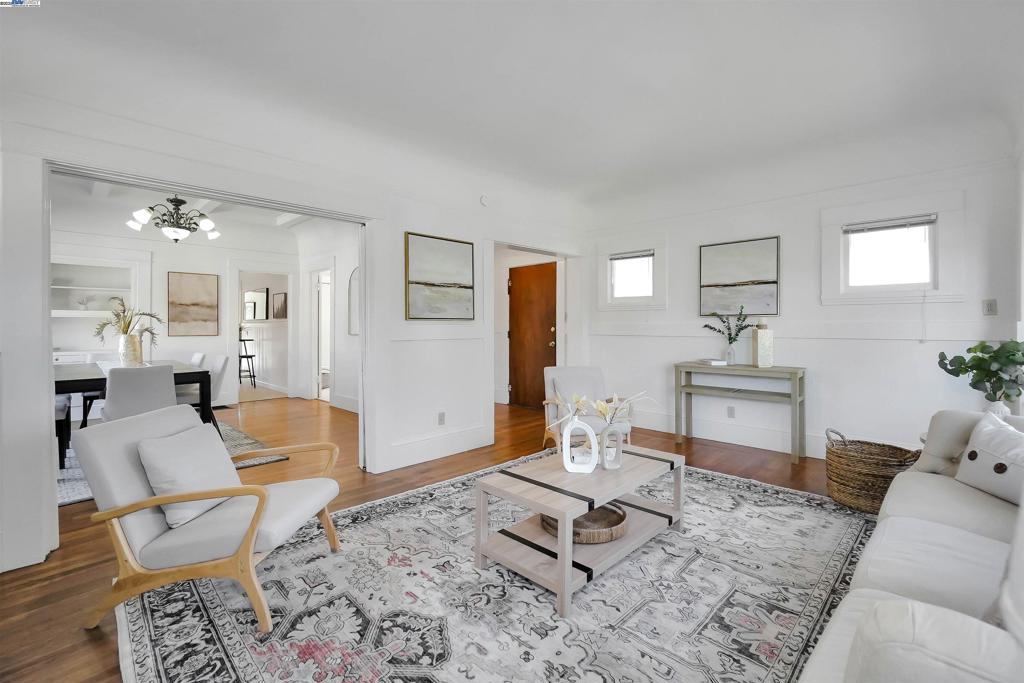 UPPER B STREET - Residential